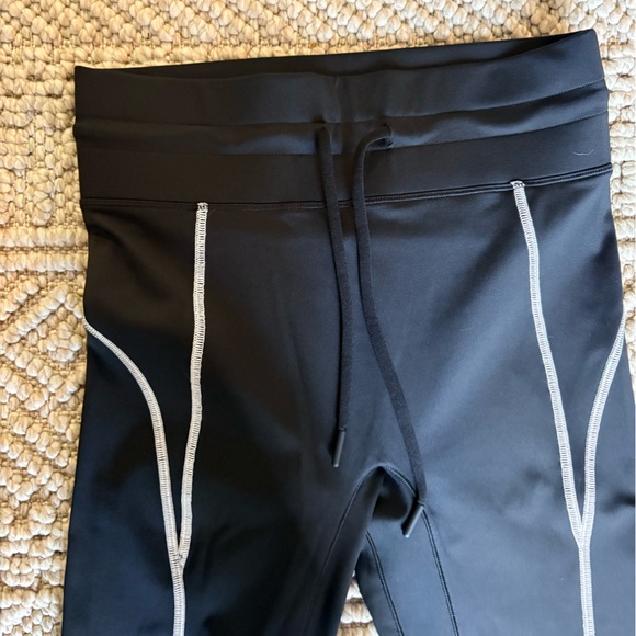 Wilson Women’s Black Performance Leggings Drawstring Size M Like New - Picture 3 of 4